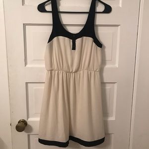 Flowy black & cream dress